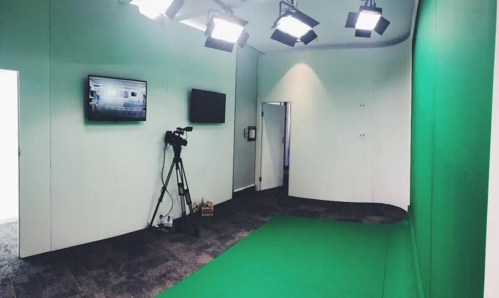 Overseas Immersive Delivery: Holographic Calls and VR in Africa